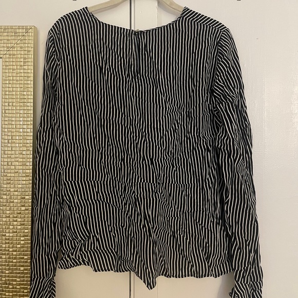 ◼️New Zara Top◼️ - Picture 2 of 2